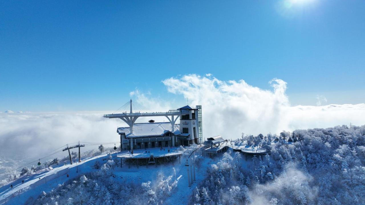 Mona Yongpyong Hotel